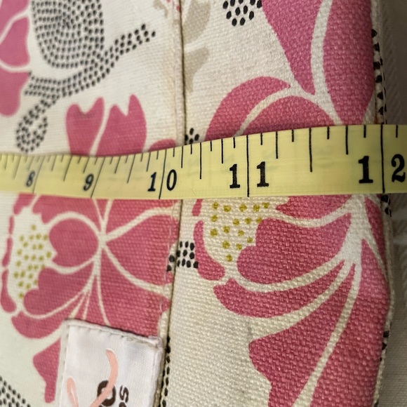 Two Loops Diaper Bag in a Pink Floral Pattern. - Picture 12 of 12